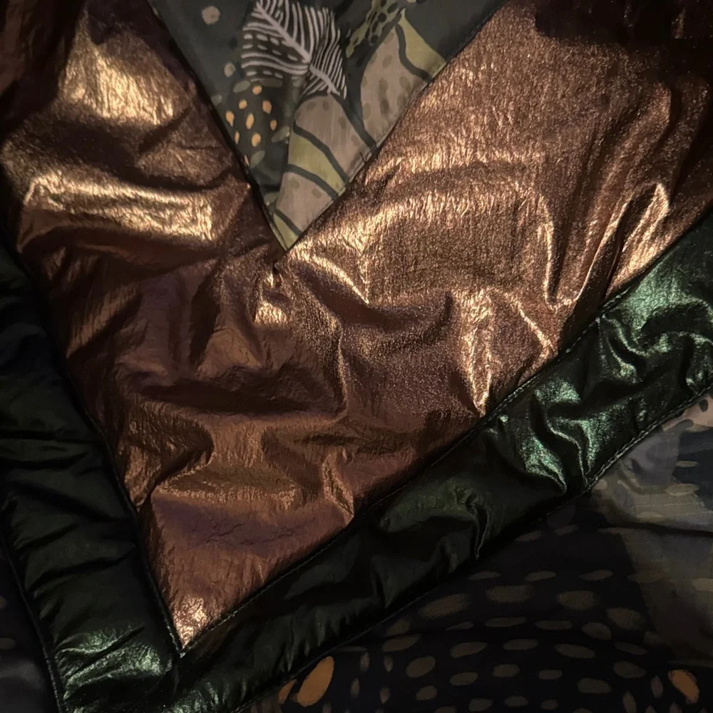 FARM Rio Multicolor Patterned Puffer Jacket - Picture 5 of 6